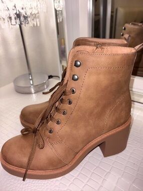 Life Stride Tan Lace-Up Block Heel Ankle Boots